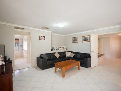 10 Grevillea Place, Canning Vale WA 6155
