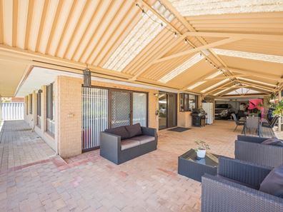 10 Grevillea Place, Canning Vale WA 6155