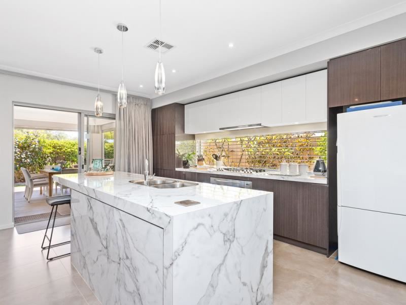 33 Newmarket Parade, Butler