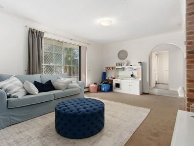 16 Haselmere Circus, Rockingham WA 6168