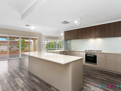 13 Baltimore Gardens, Port Kennedy WA 6172