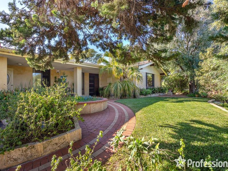 70 Lymburner Drive, Hillarys WA 6025