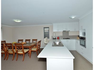 10 Stirling Grove, Mandurah WA 6210