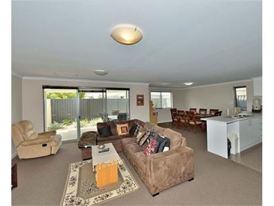 10 Stirling Grove, Mandurah WA 6210