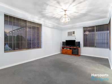 5 Virginia Place, Waikiki WA 6169