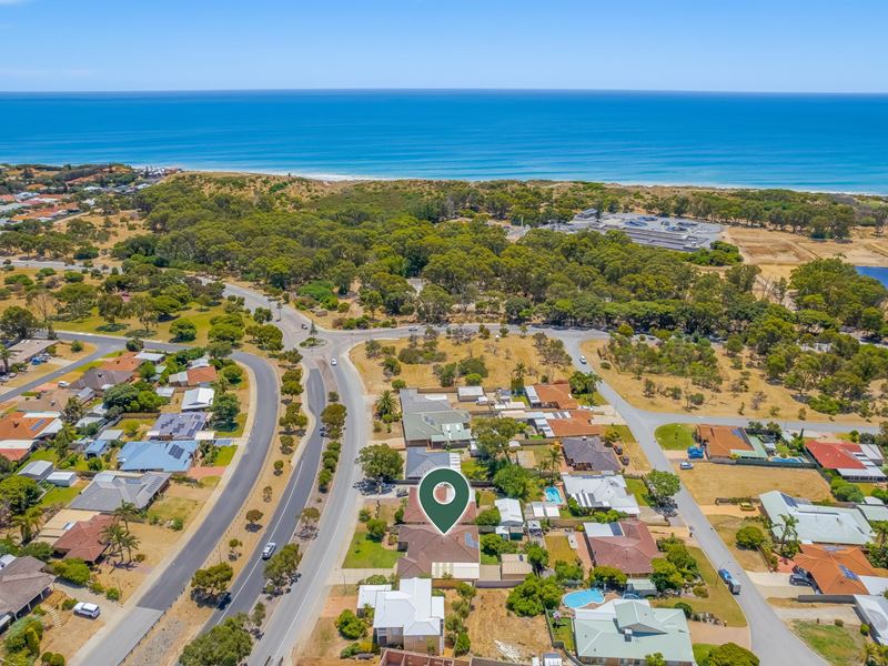 94 Peelwood Parade, Halls Head WA 6210