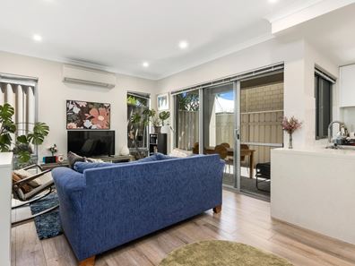 4/17 Selina Street, Innaloo WA 6018