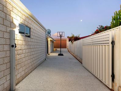 12 Majorca Green, Secret Harbour WA 6173