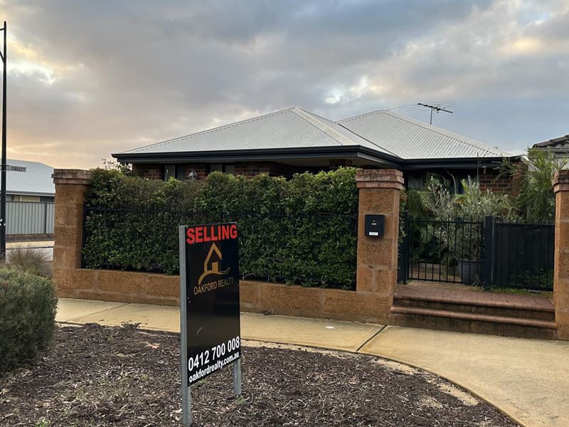 12 Newhaven Parade, Byford