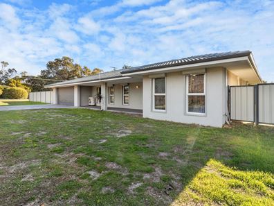 262 Grove Road, Lesmurdie WA 6076