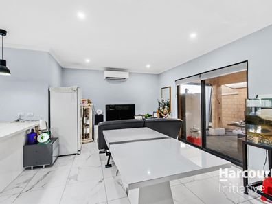 42B Derrington Crescent, Balga WA 6061