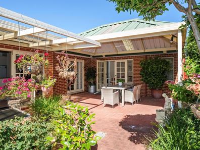 4B Edward Street, Sorrento WA 6020