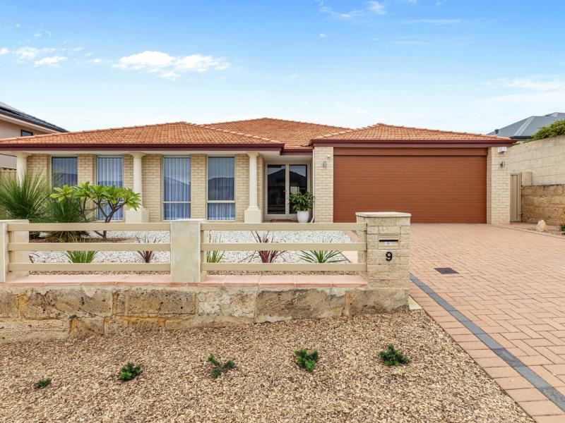 9 Perissa Road, Iluka