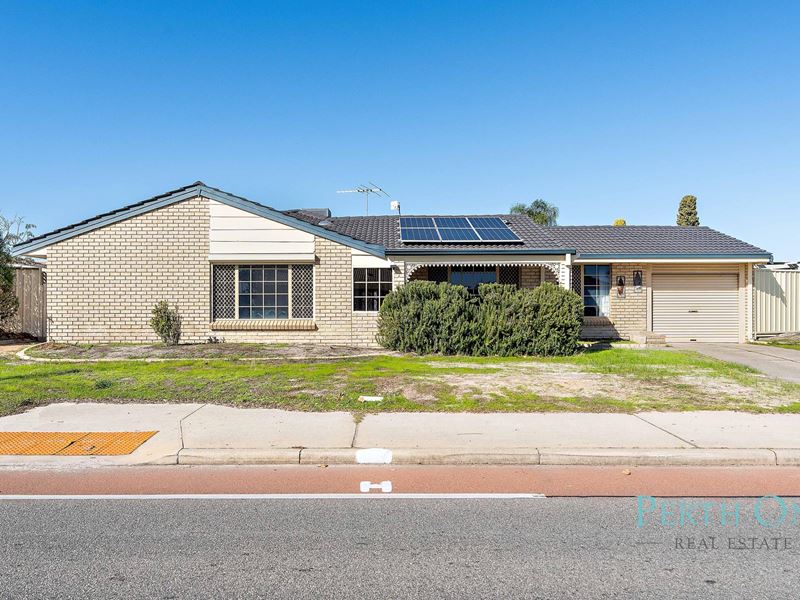 122 Forest Lakes Dr, Thornlie WA 6108