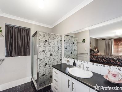 1 Madeira Turn, Byford WA 6122