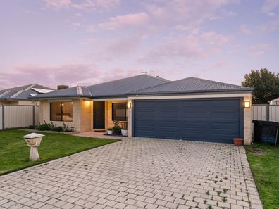 26 Glasgow Way, Seville Grove WA 6112