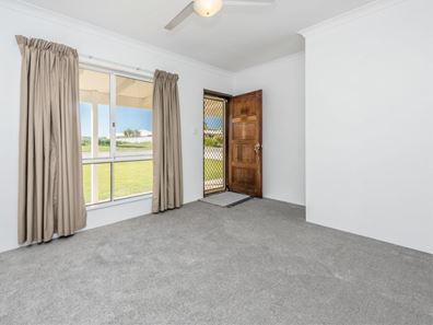 25 Hillview Drive, Drummond Cove WA 6532