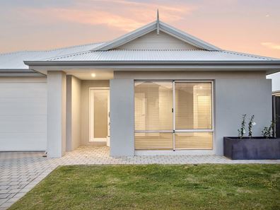 9 Chambered Way, Jindalee WA 6036