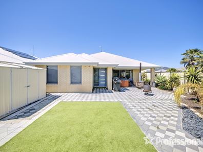 32 Blackwood Meander, Yanchep WA 6035