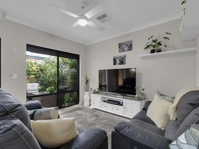 4/56 Westlinton Circle, Waikiki WA 6169