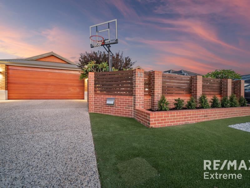 18 Coolidge Gardens, Tapping