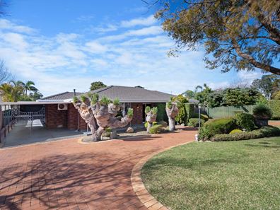 10 Albyn Place, Hamersley WA 6022