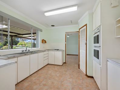 10 Albyn Place, Hamersley WA 6022