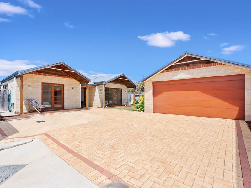 15 Marloo Lane, Quinns Rocks WA 6030