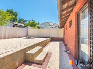 4/352 Sydenham Street, Cloverdale WA 6105