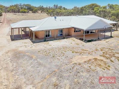180 Simmons  Road, Narrogin Valley WA 6312