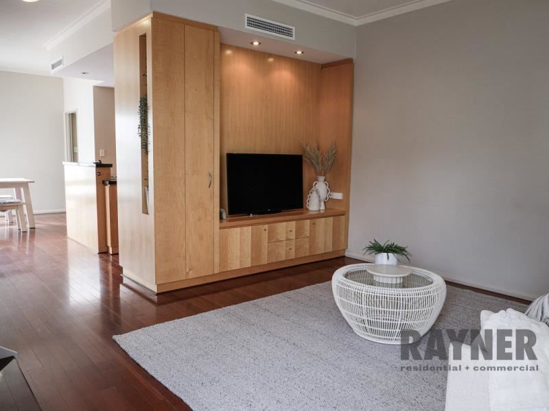 4/18 Robinson Avenue, Perth