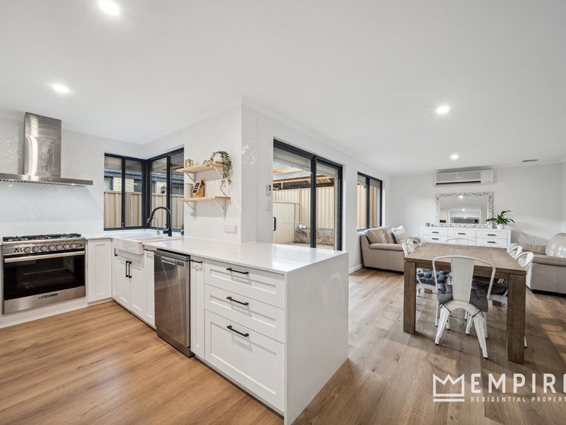 527B Rockingham Road, Lake Coogee