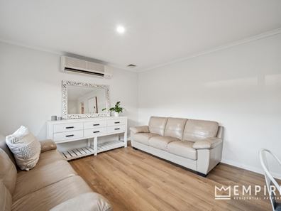 527B Rockingham Road, Lake Coogee WA 6166