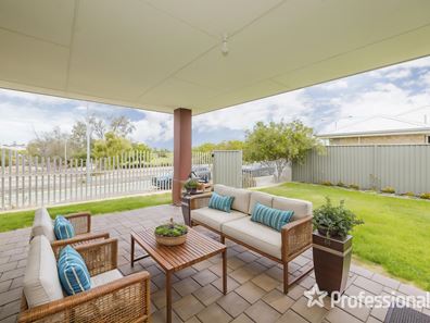 52 Cinnabar Drive, Eglinton WA 6034