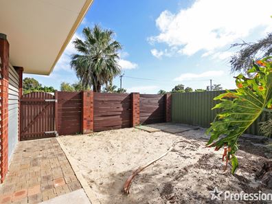 77 Pavetta Crescent, Forrestfield WA 6058