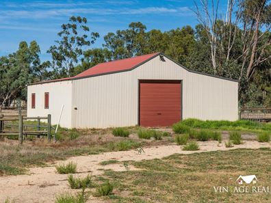 84 Kentucky Drive West, Darling Downs WA 6122