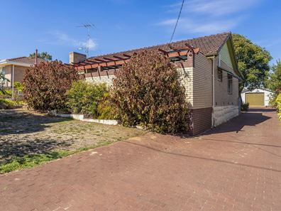 171 Clontarf Road, Hamilton Hill WA 6163