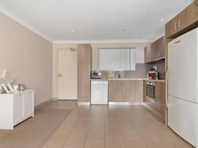 33/2 Walsh Loop, Joondalup WA 6027