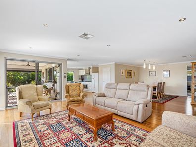 42 Skylark Loop, Erskine WA 6210