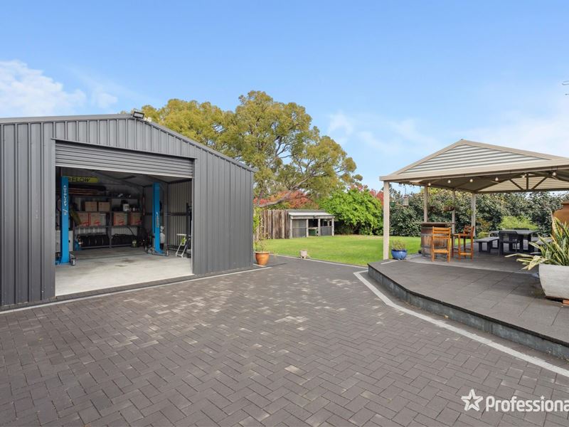 3 Lalor Place, Kalamunda WA 6076