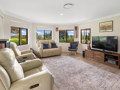 36 Greenwood Drive, Willyung WA 6330