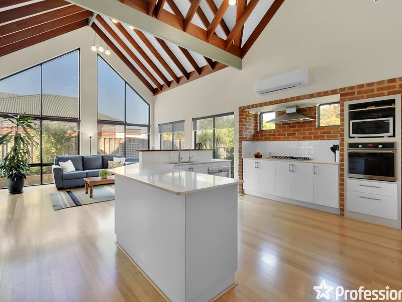 1 Ashridge Turn, Canning Vale WA 6155