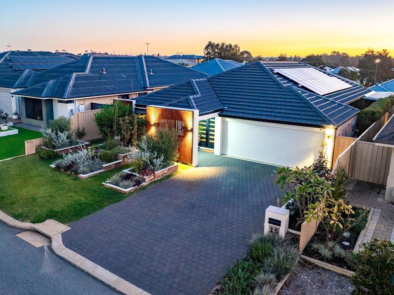 15 Packer Rise, Hammond Park