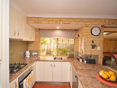 11A Darter Place, Halls Head WA 6210