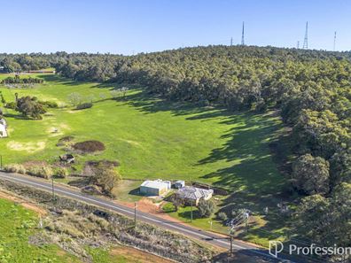 126 Glenisla Road, Bickley WA 6076