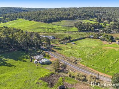 126 Glenisla Road, Bickley WA 6076