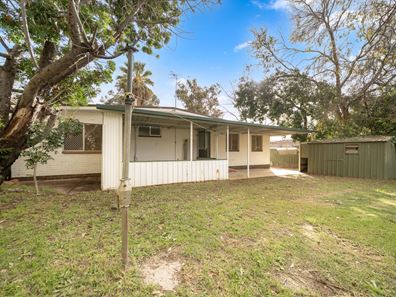 29 Waltham Road, Armadale WA 6112