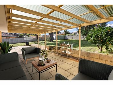 11 Sloan Drive, Leda WA 6170