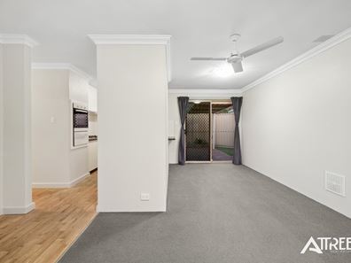 2/208 Burslem Drive, Maddington WA 6109