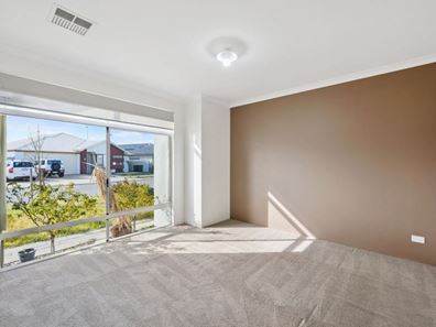 10 Sorrento Road, Piara Waters WA 6112